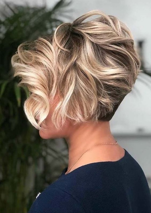 Bem na Foto: 17 Cortes para cabelo curto ondulado