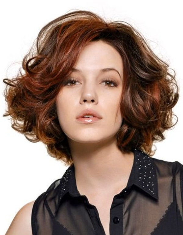 Bem na Foto: 17 Cortes para cabelo curto ondulado