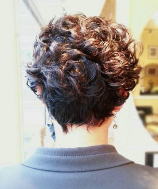 Bem na Foto: Corte de Cabelo Curto Cacheado para Senhoras