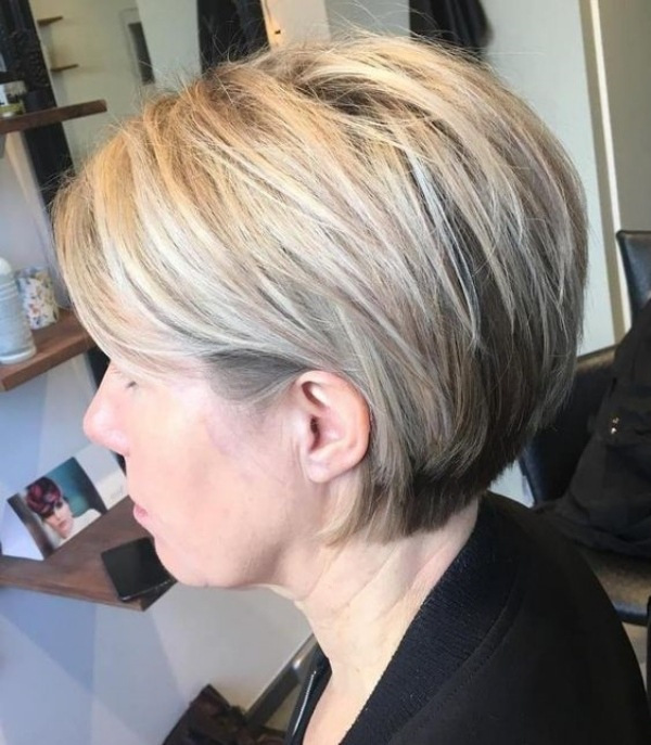 06-cabelo-curto-liso-para-terceira-idade-1