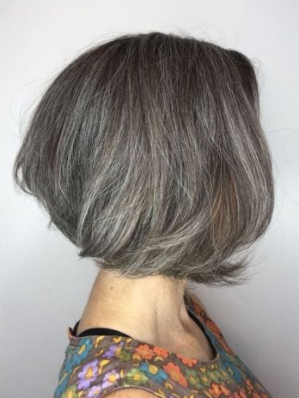 12-cabelo-curto-liso-para-terceira-idade-1
