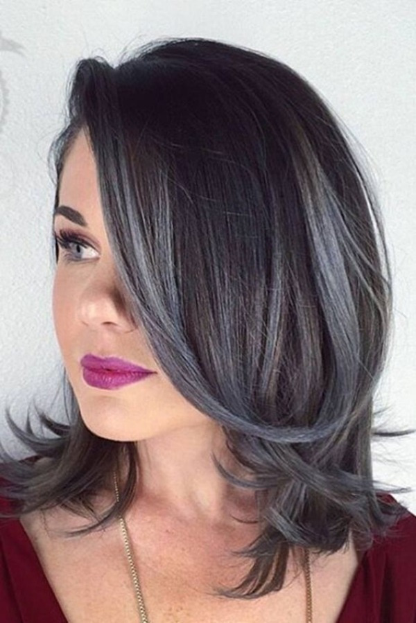 Bem na foto: Corte médio para cabelos lisos
