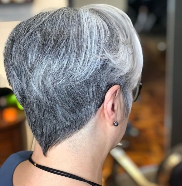 Bem na Foto: Corte para cabelos grisalhos ou brancos lisos