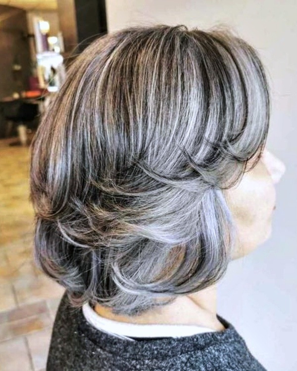 Bem na Foto: Corte para cabelos grisalhos ou brancos lisos
