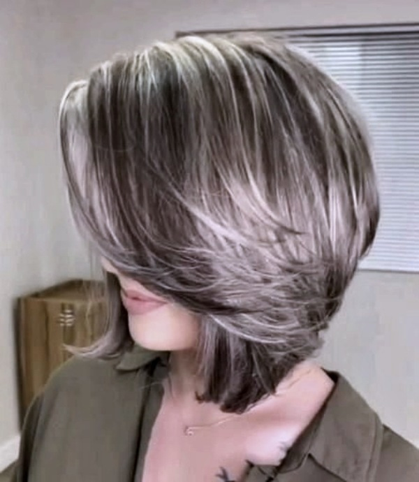 Bem na Foto: 15 Ideias para corte de cabelos médios lisos