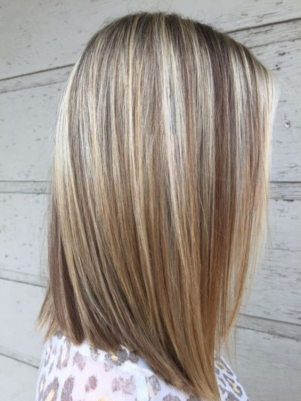 Bem na Foto: 15 Ideias para corte de cabelos médios lisos