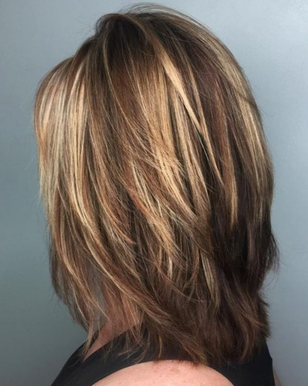 Bem na foto: +15 Ideias de corte médio para cabelos lisos