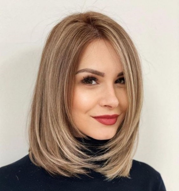 Bem na foto: +15 Ideias de corte médio para cabelos lisos