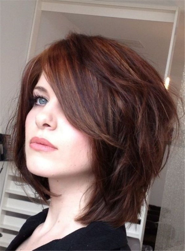 22 Ideias de corte de cabelo liso médio