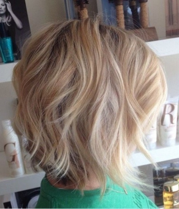 22 Ideias de corte de cabelo liso médio
