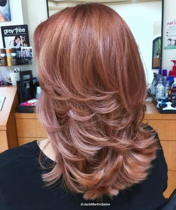 22 Ideias de corte de cabelo liso médio