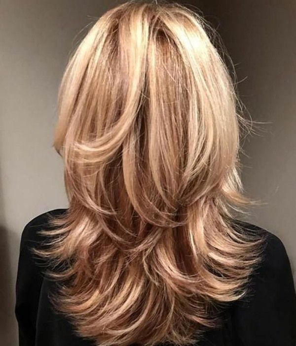 22 Ideias de corte de cabelo liso médio