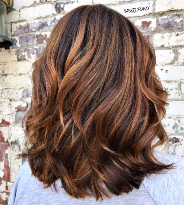 22 Ideias de corte de cabelo liso médio