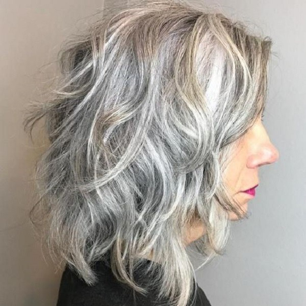 15 Ideias de corte de cabelos encaracolados para senhoras