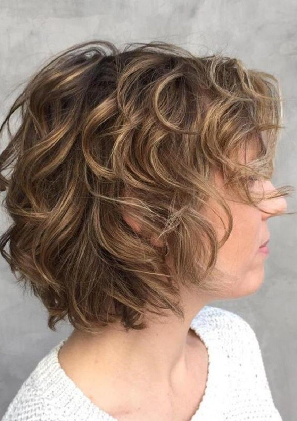 19 Ideias de corte para cabelos cacheados médios ou longos