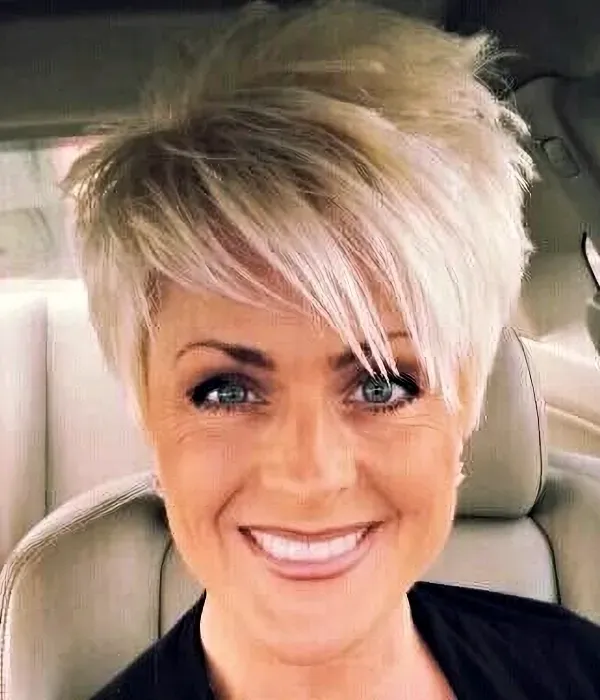 02-cabelo-liso-curto-com-franja-irregular