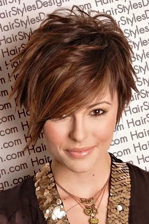 10-cabelo-liso-curto-com-franja-irregular