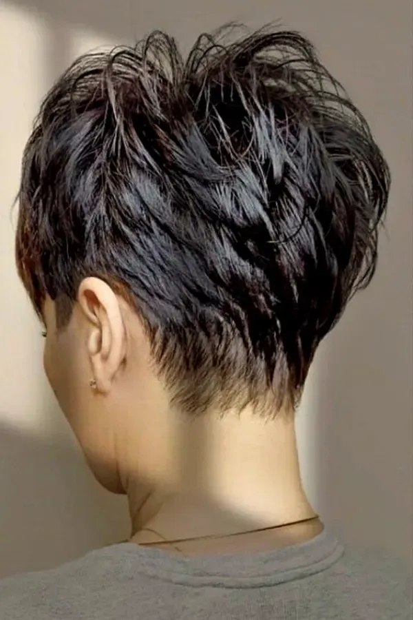 Bem na foto: 20 modelos de cortes para cabelo curto liso e fino