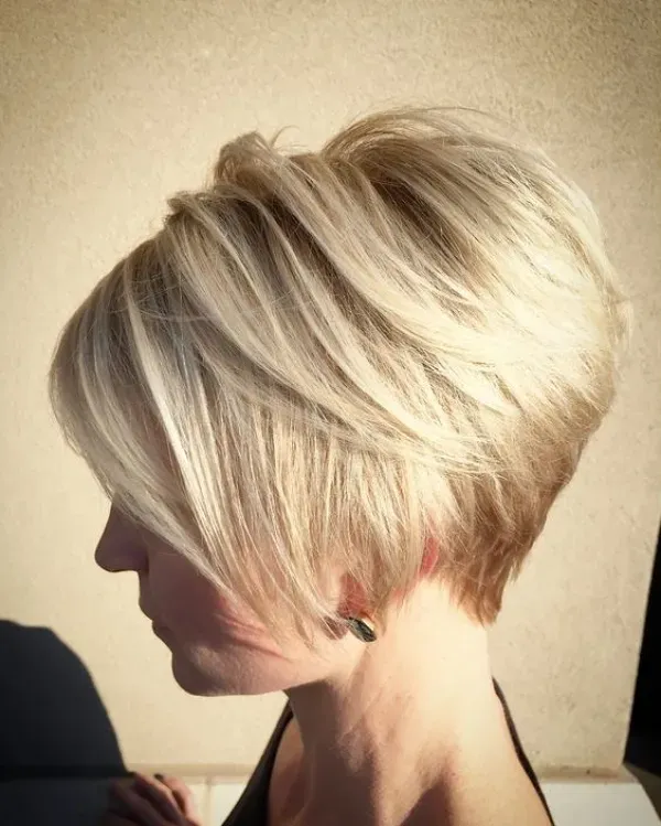 Bem na foto: 20 modelos de cortes para cabelo curto liso e fino