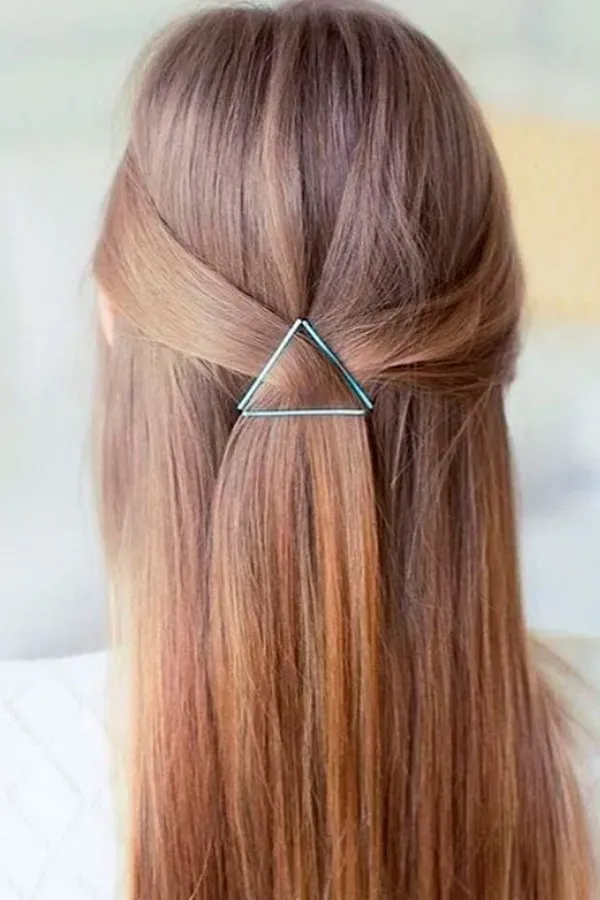 Penteados fáceis para cabelos longos com grampos de cabelo