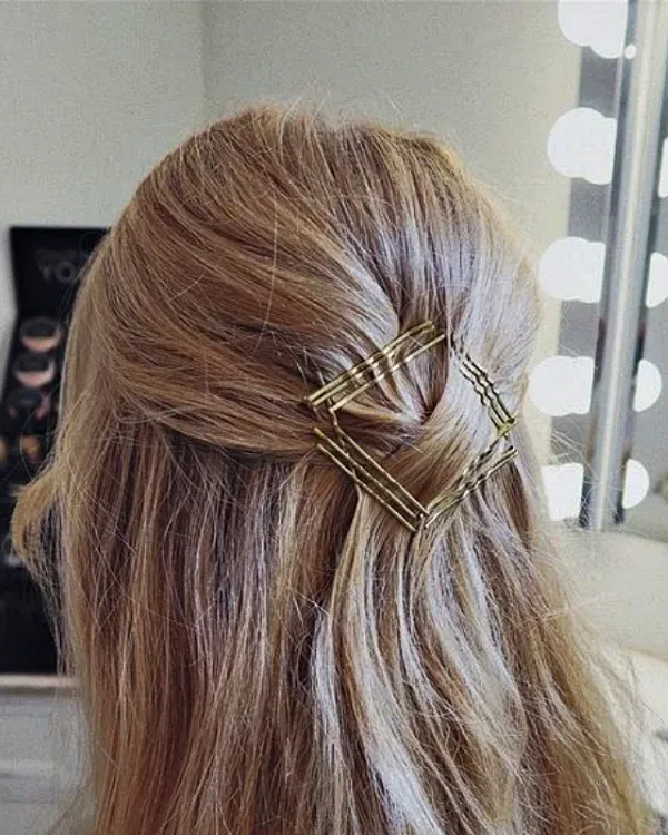 Penteados fáceis para cabelos longos com grampos de cabelo