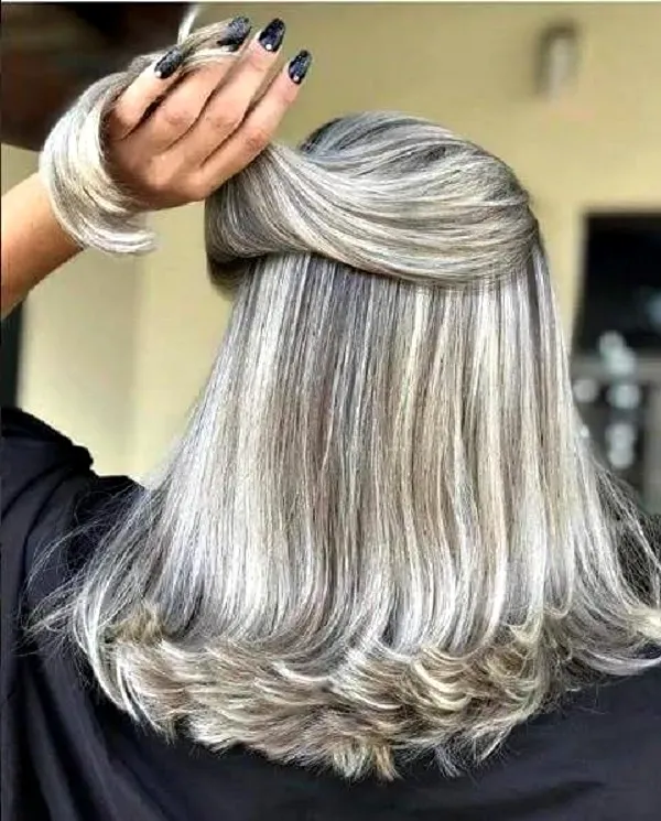 19 Dicas de corte e cor clara para dar vida aos cabelos