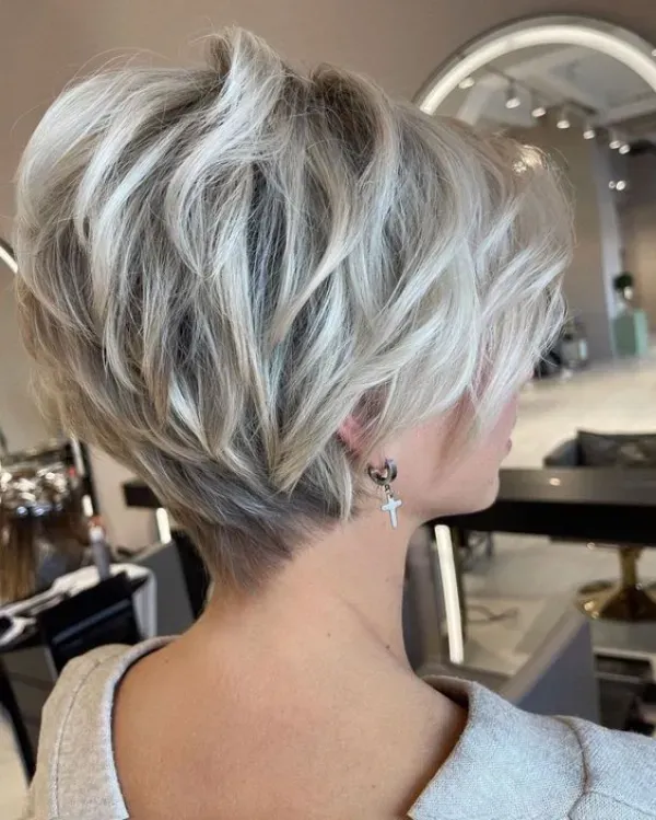 19 Dicas de corte e cor clara para dar vida aos cabelos
