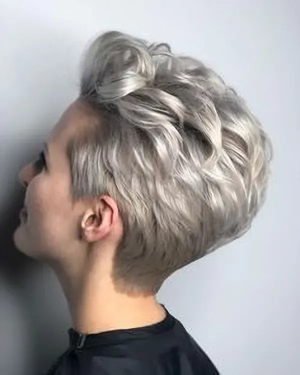 19 Dicas de corte e cor clara para dar vida aos cabelos