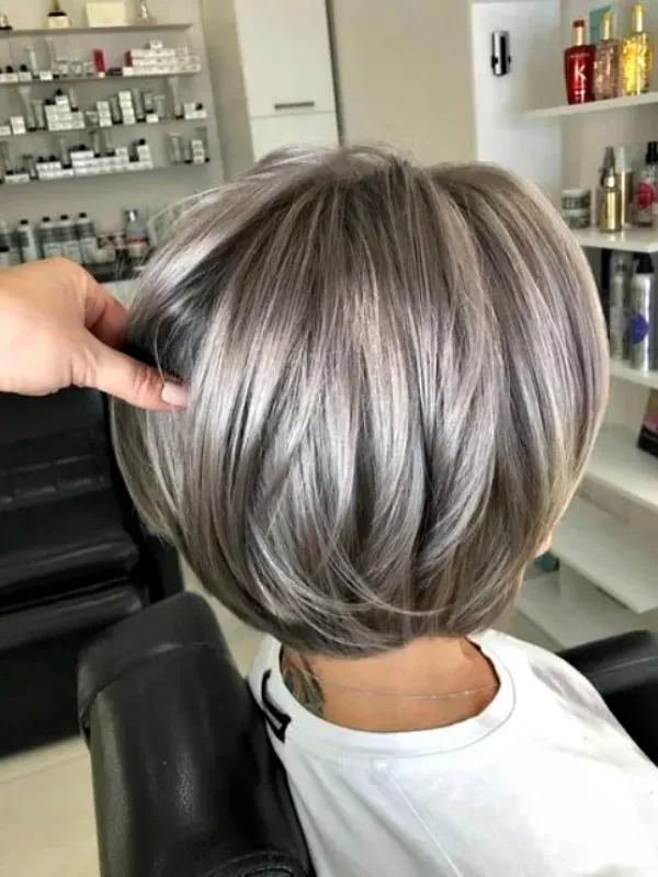 19 Dicas de corte e cor clara para dar vida aos cabelos