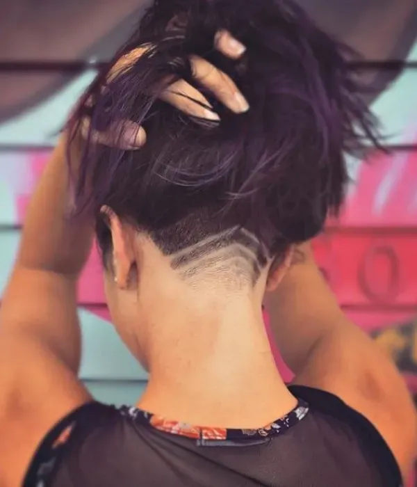 14 inspirações de corte de cabelo com hair tattoo feminino