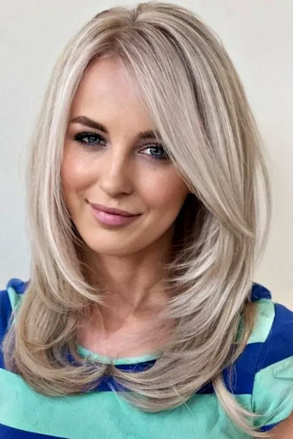 Corte de Cabelo Médio com Franja: O Segredo para um Look Versátil e Elegante