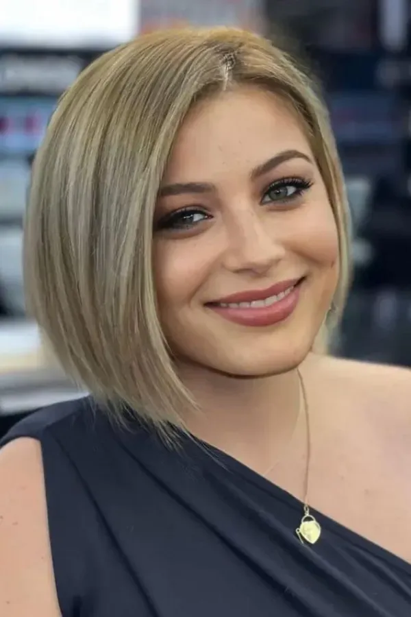 Um Look Atualizado: Inspirações Modernas de Cortes de Cabelo para Rosto Redondo