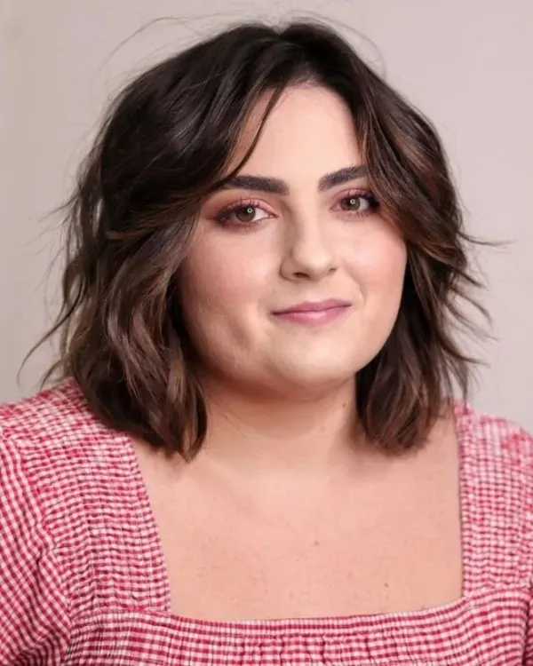 Um Look Atualizado: Inspirações Modernas de Cortes de Cabelo para Rosto Redondo