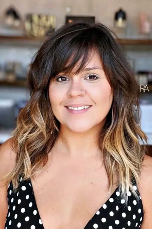 Um Look Atualizado: Inspirações Modernas de Cortes de Cabelo para Rosto Redondo
