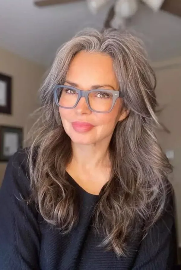 Dicas de Cortes de Cabelo Elegantes para Mulheres com Mais de 50 Anos