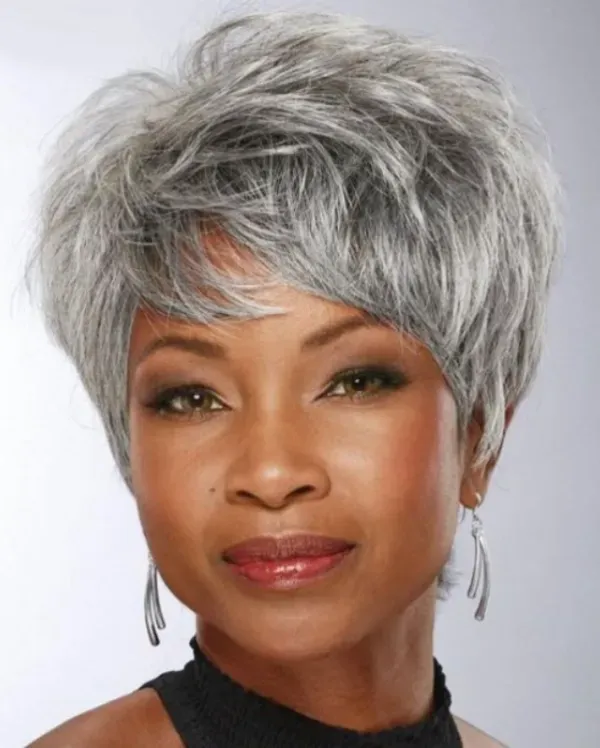 Dicas de Cortes de Cabelo Elegantes para Mulheres com Mais de 50 Anos