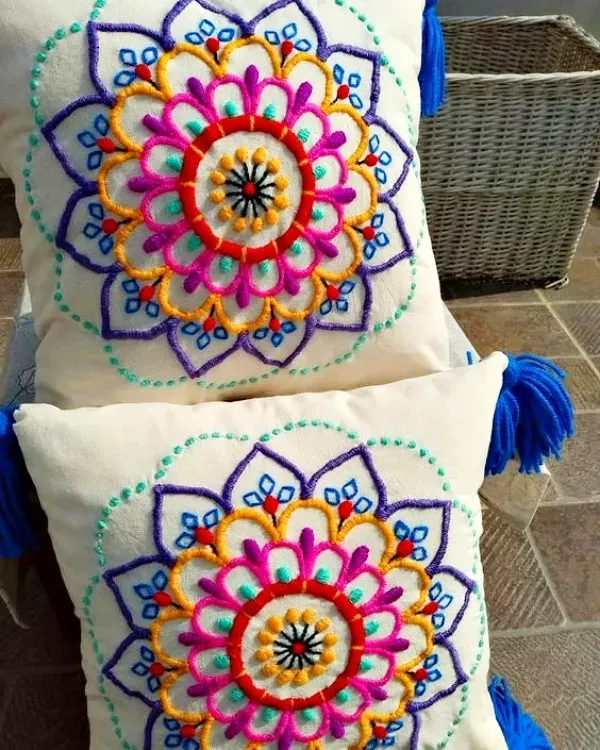 Casa Bonita: Bordando capas de almofadas super coloridas