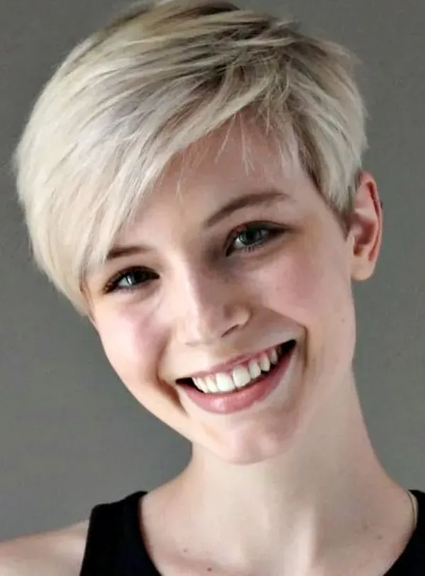 Bem na Foto: 70 Cortes Modernos Femininos para Cabelos Lisos Pixie Bob