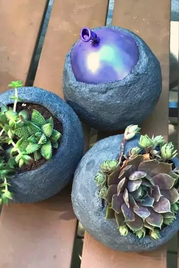 Como fazer seus próprios vasos decorativos de cimento