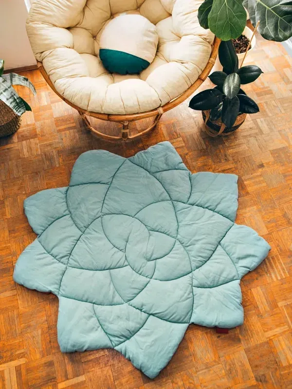 Tapetes artesanais de folhas: aconchego e beleza na decoração