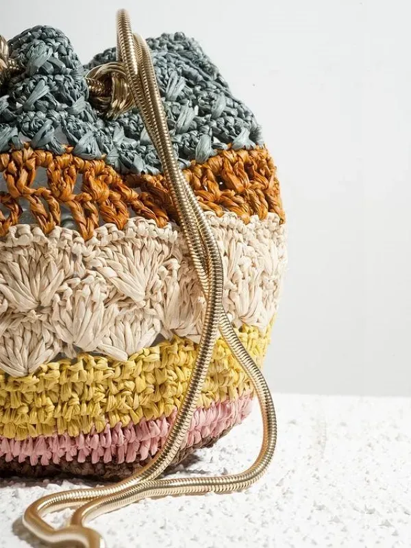 Artesanato na Moda: Bolsas pequenas de ráfia em crochê