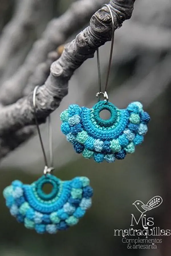 Modelos incríveis de brincos de crochê para você se inspirar!