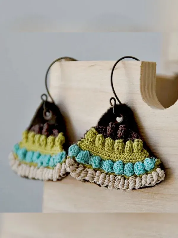 Modelos incríveis de brincos de crochê para você se inspirar!