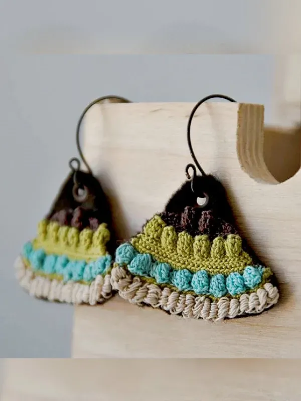 Modelos incríveis de brincos de crochê para você se inspirar!