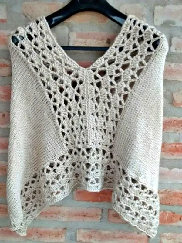 Ponchos Leves com Detalhes em Crochê: Delicadeza e Charme para o Look