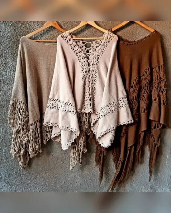 Ponchos Leves com Detalhes em Crochê: Delicadeza e Charme para o Look