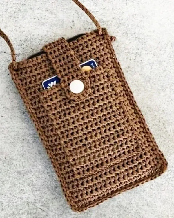 Elegância e Utilidade: Porta Celular de Crochê com Pontos Simples