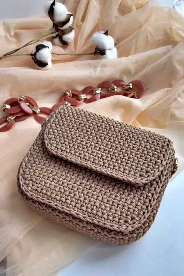 Um Ponto, Inúmeras Possibilidades: Bolsas de Crochê em Ponto Baixo