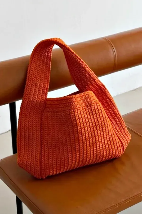 Um Ponto, Inúmeras Possibilidades: Bolsas de Crochê em Ponto Baixo