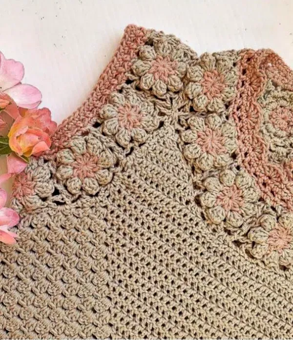 Pontos, Cores e Fios: O Poder dos Detalhes em Blusas de Crochê